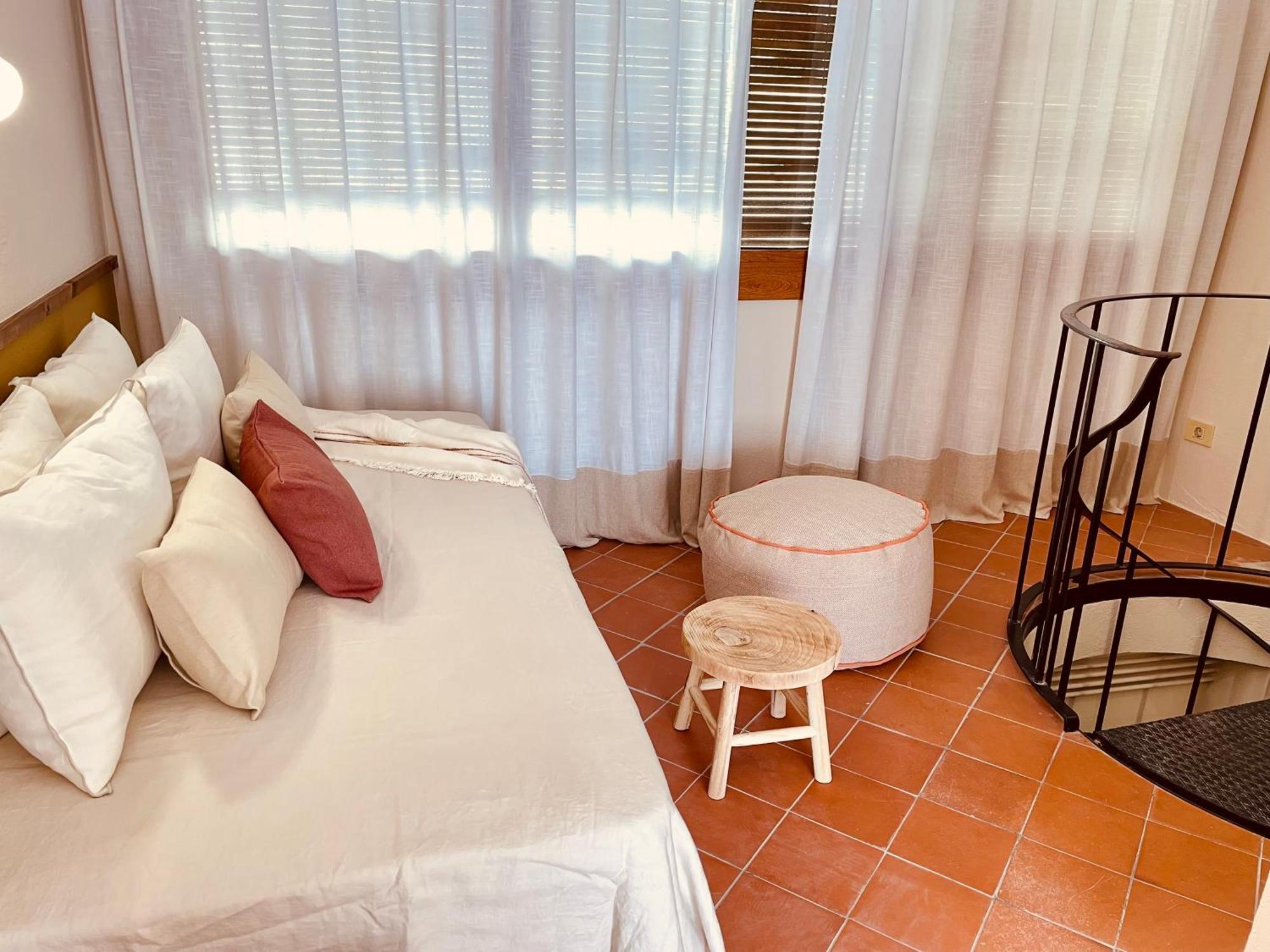 Apartaments Can Gibert Castellón de Ampurias Exterior foto