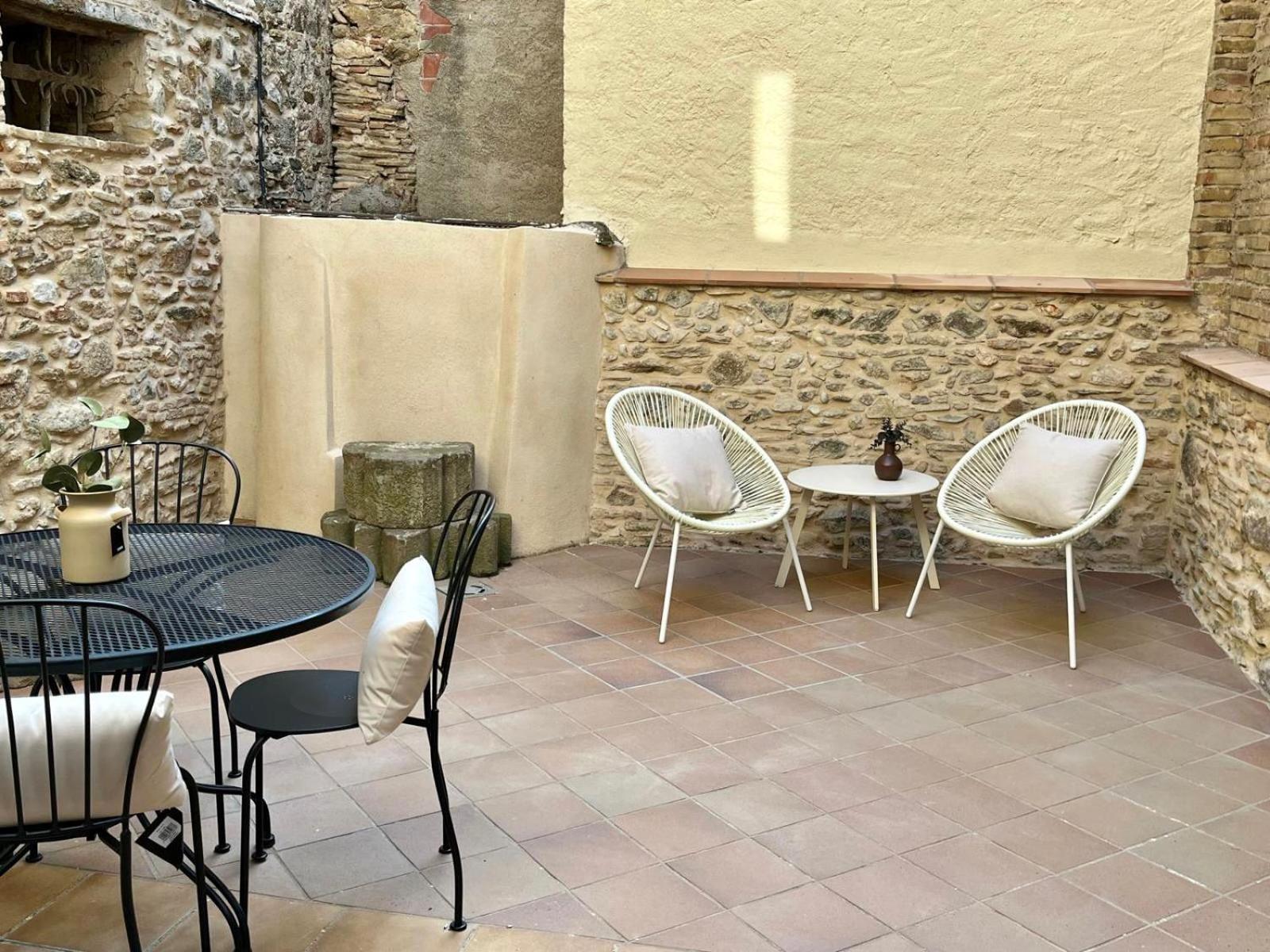 Apartaments Can Gibert Castellón de Ampurias Exterior foto