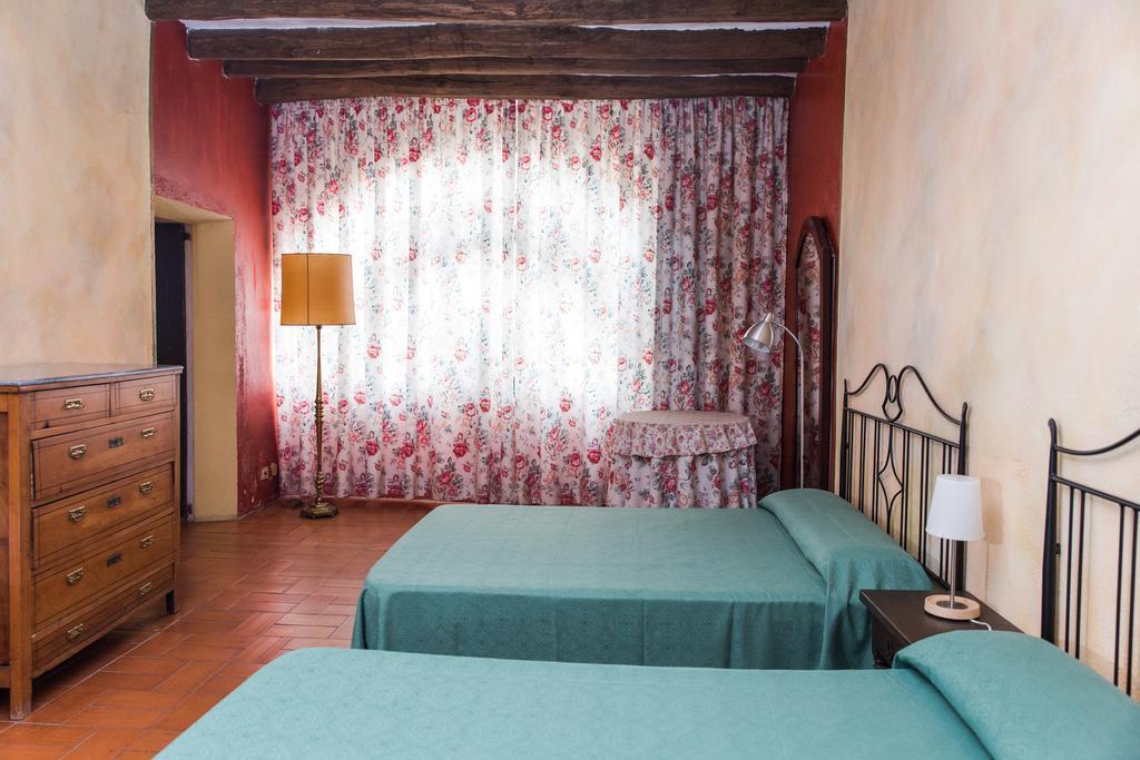 Apartaments Can Gibert Castellón de Ampurias Exterior foto
