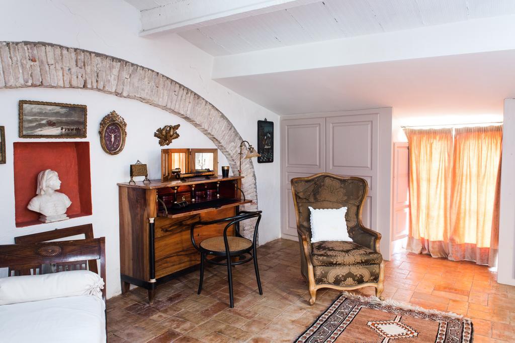 Apartaments Can Gibert Castellón de Ampurias Exterior foto