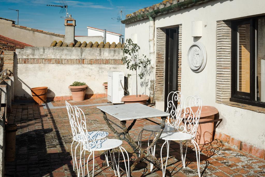Apartaments Can Gibert Castellón de Ampurias Exterior foto
