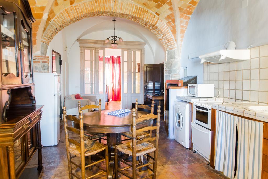 Apartaments Can Gibert Castellón de Ampurias Exterior foto